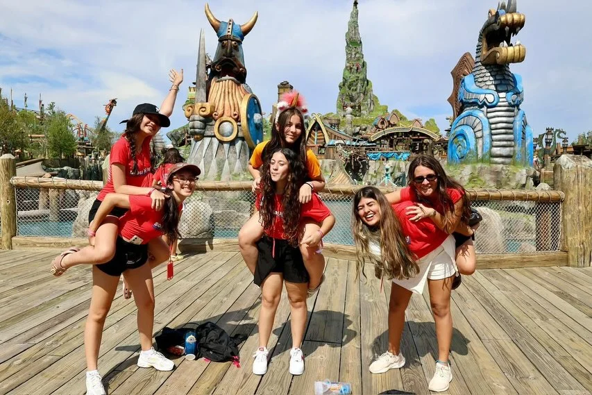 Grupo teen no parque